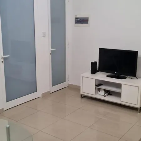 3 Bedrooms Flat At * Msida