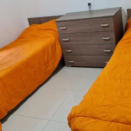 3 Bedrooms Flat At Lejlighed